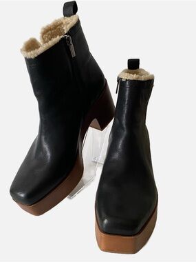 Vince Camuto Platform Leather Ankle Bootie Retro 70s Modern Chunky Heel